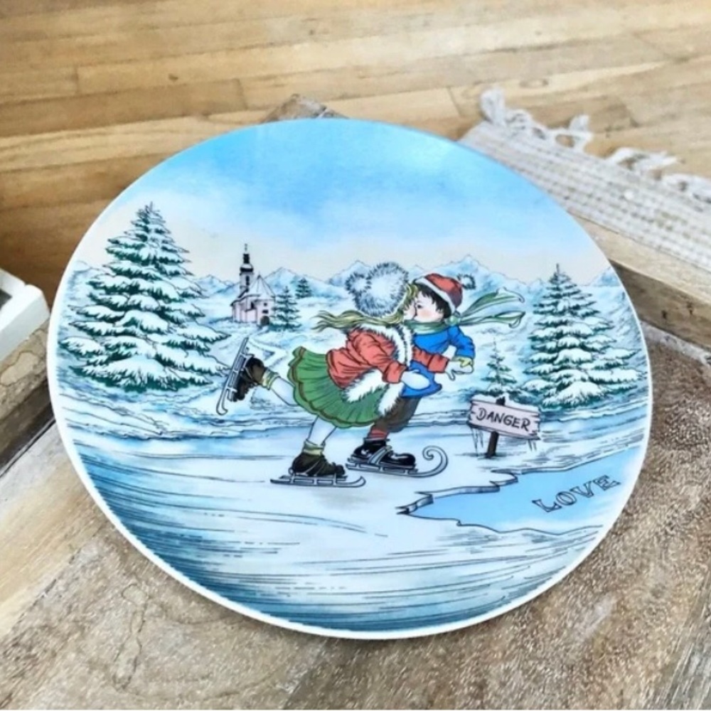 Sandizell Limited Edition First Love Treasured Moments 8” Collector’s Plate